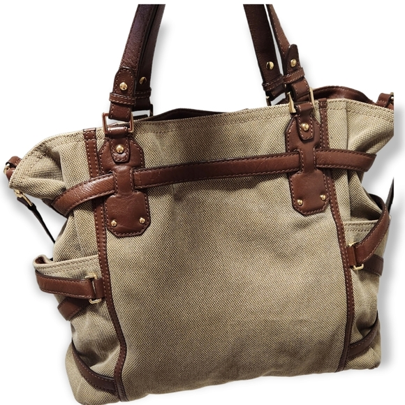 Michael Kors Tan & Brown Gansevoort Shoulder Bag - Picture 3 of 10